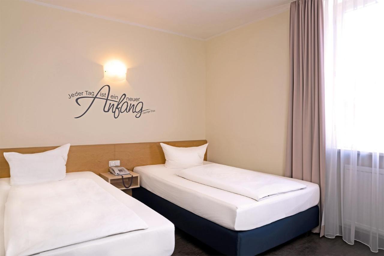 Standard Double or Twin Room,689407632:JPEG