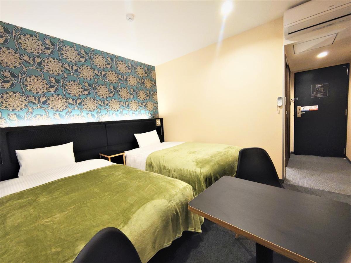 Standard Twin Room New Tower Non-Smoking