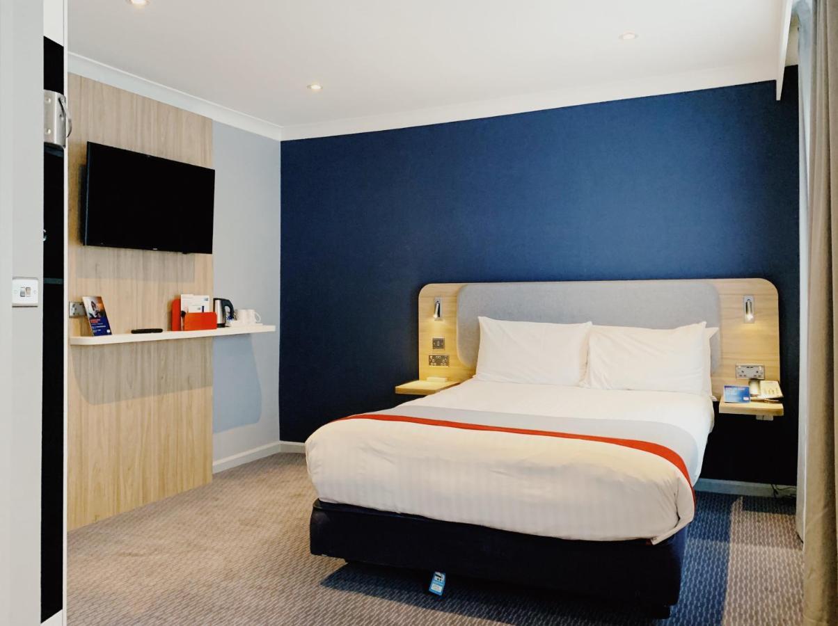 Standard Double Room with Free Hot Breakfast,1279345237:JPEG