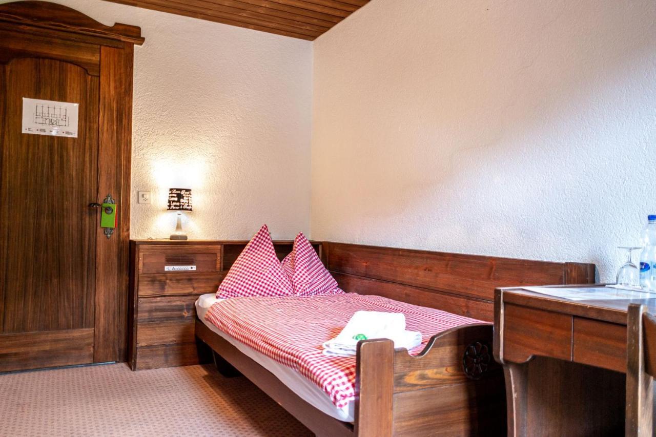 Small Single Room,1068692380:JPEG