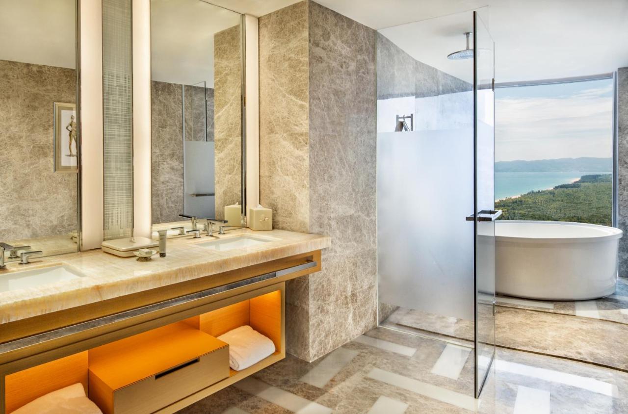 Ocean View Ambassador Suite(Unlimited free entry to the Water park & Lost Chambers + Imperial Club benefits during the stay)