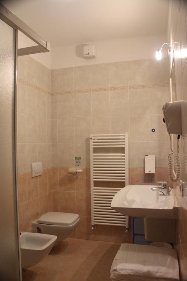 Superior Double or Twin Room Lake View,1200048976:JPEG