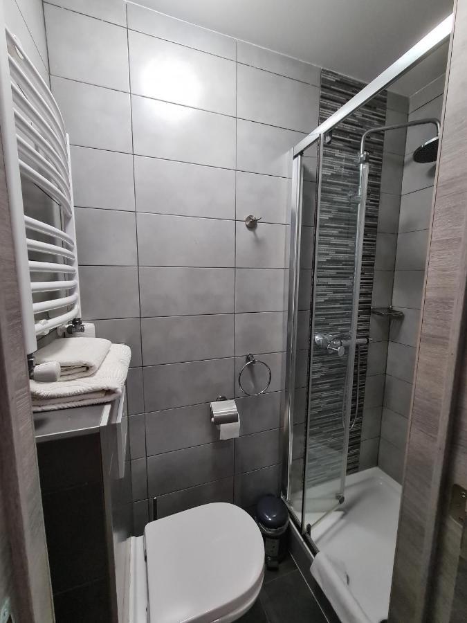 Triple Room,1537892386:JPEG