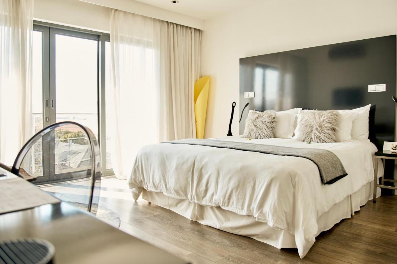 Deluxe Double Sea Facing Room with Balcony,1097579430:JPEG