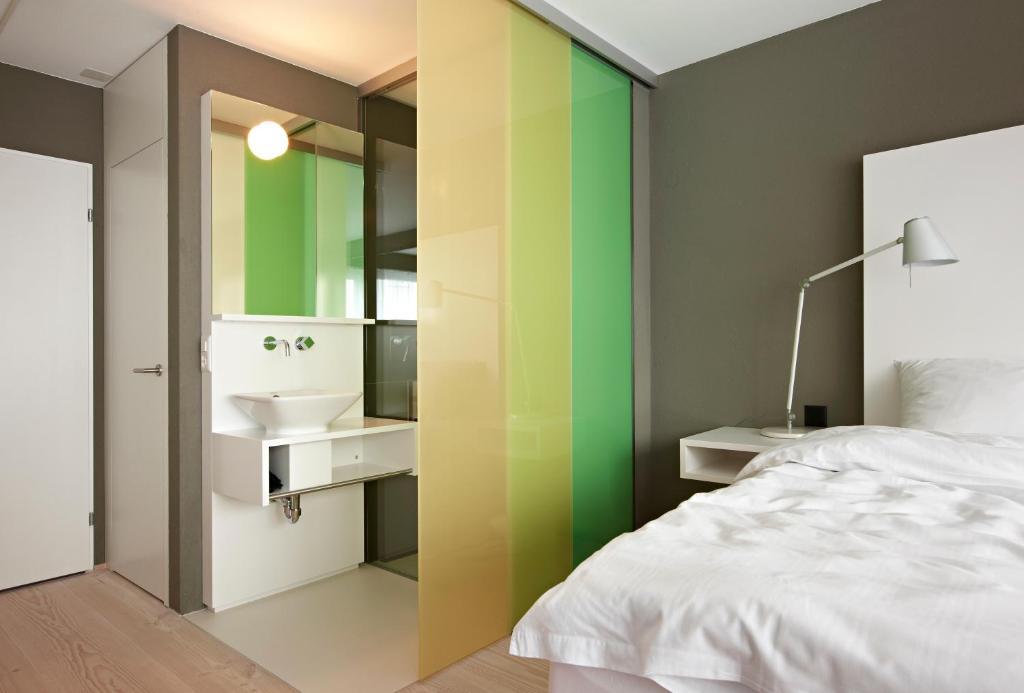Single Room,1583072227:JPEG