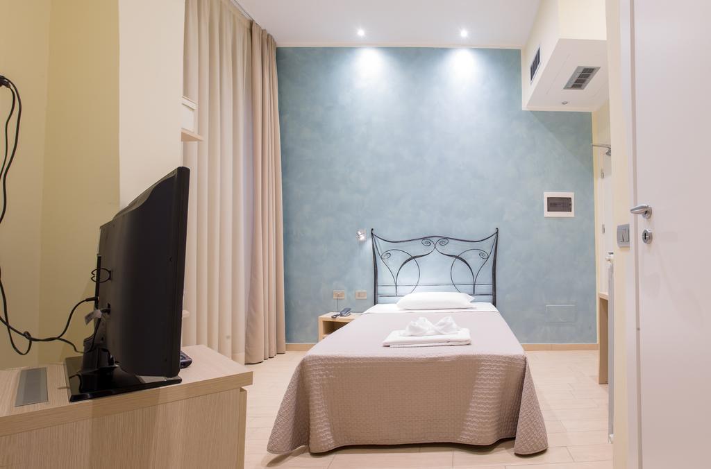 Single Room,124878732:JPEG