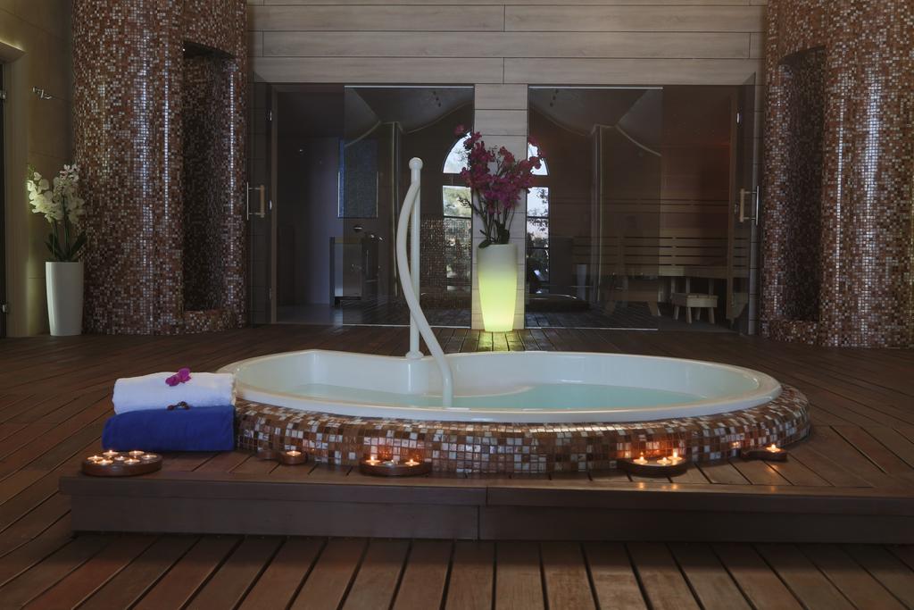 Deluxe Double Room Spa Access,112421469:JPEG