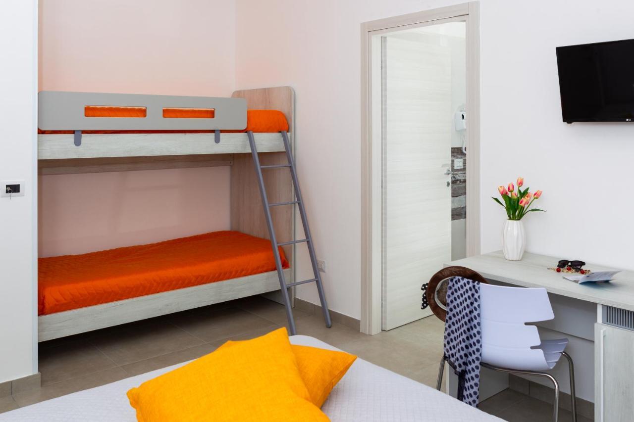 Standard Quadruple Room,795387150:JPEG