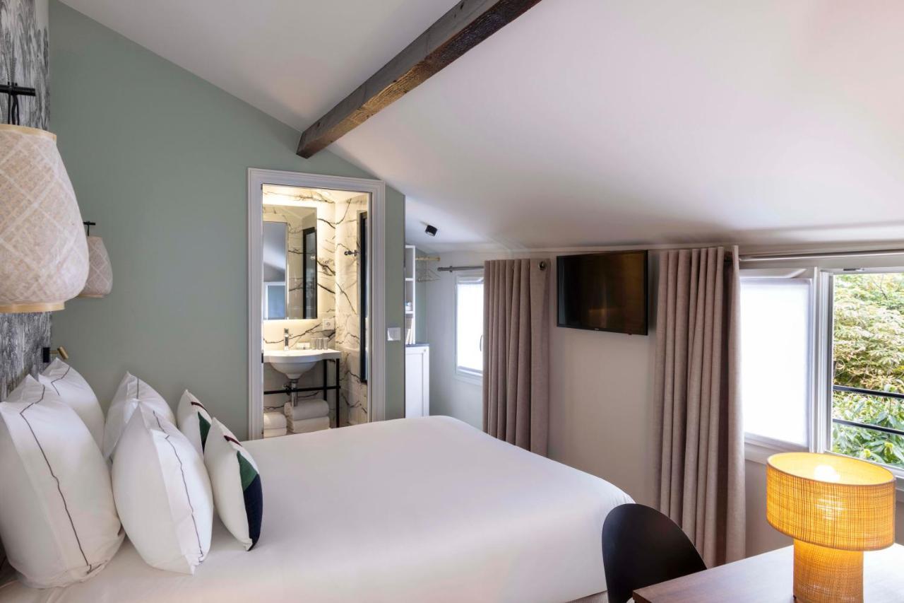 Double Room Exotique