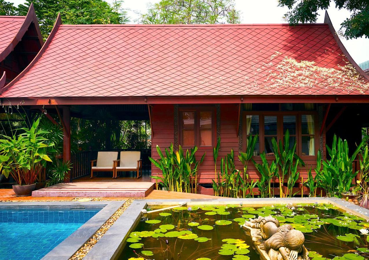 Villa Poolside