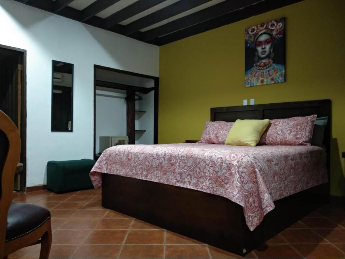 Standard Queen Room