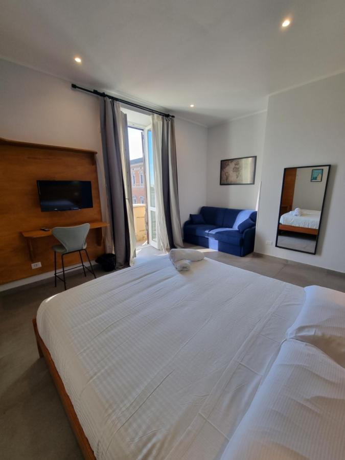 Deluxe Double Room Balcony,1527665974:JPEG