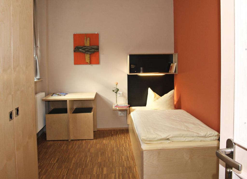 Twin Room,1083740650:JPEG