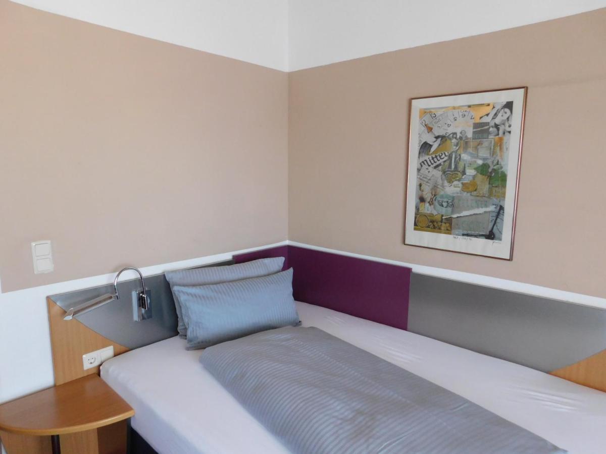 Single Room Balcony,1191324754:JPEG