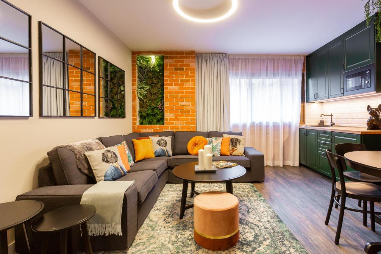 Three-Bedroom Apartment,1192016389:JPEG
