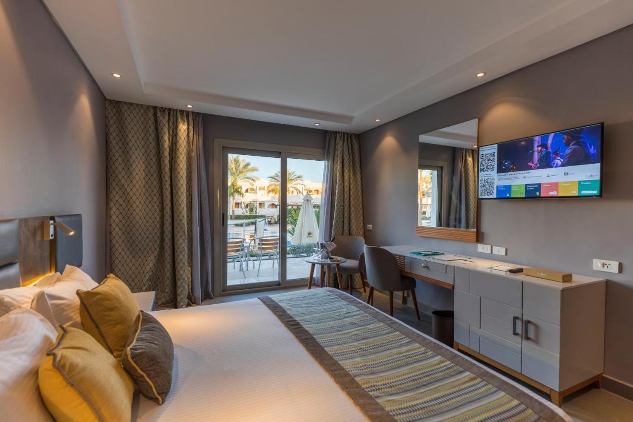 Familiensuite mit Poolblick