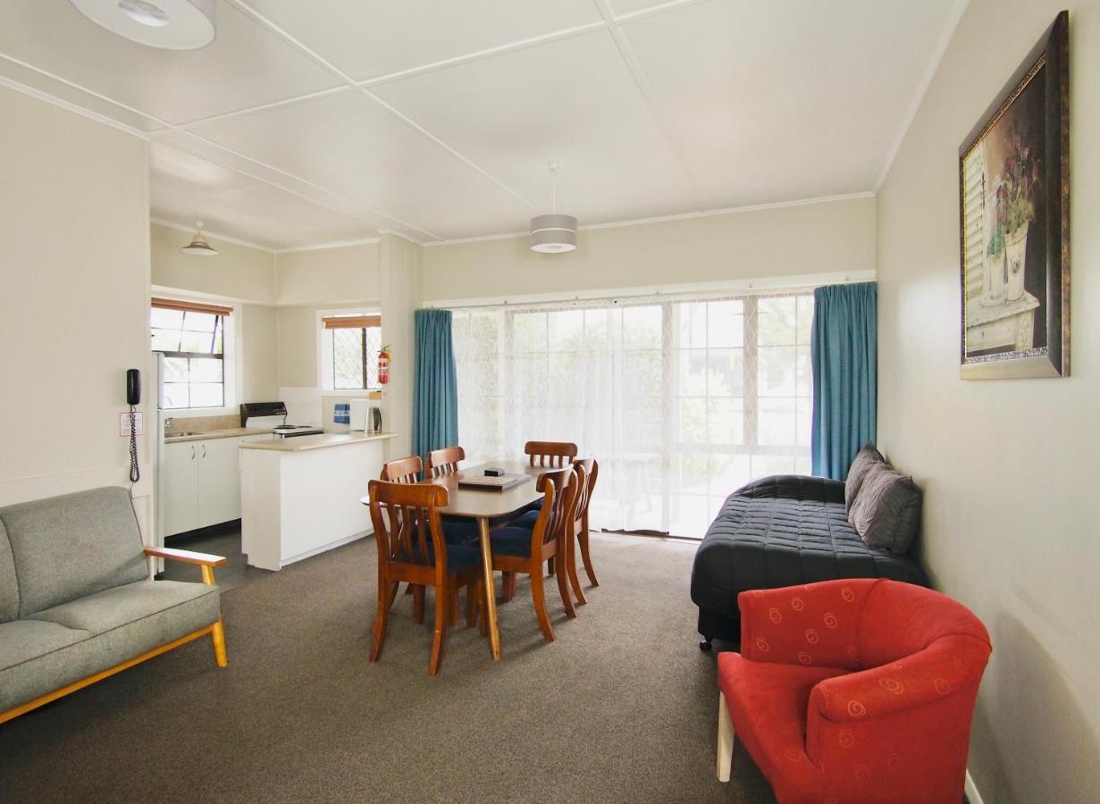 Two-Bedroom Apartment,1205750683:JPEG