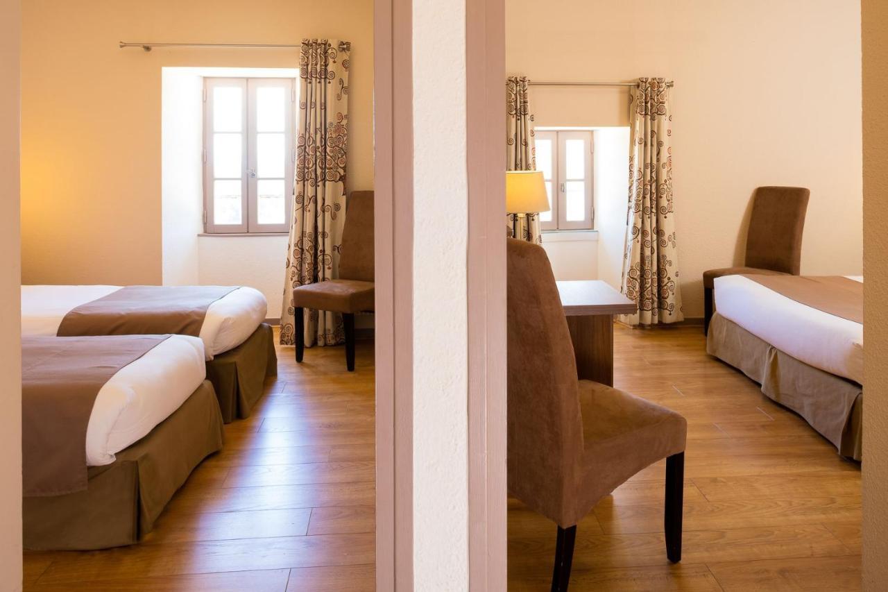 Family Room,1540467394:JPEG
