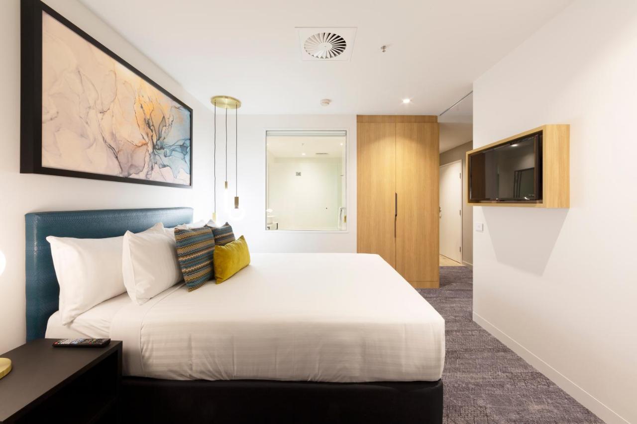 Executive Studio with Separate Lounge, Sofa Bed and Bathtub,1201908037:JPEG