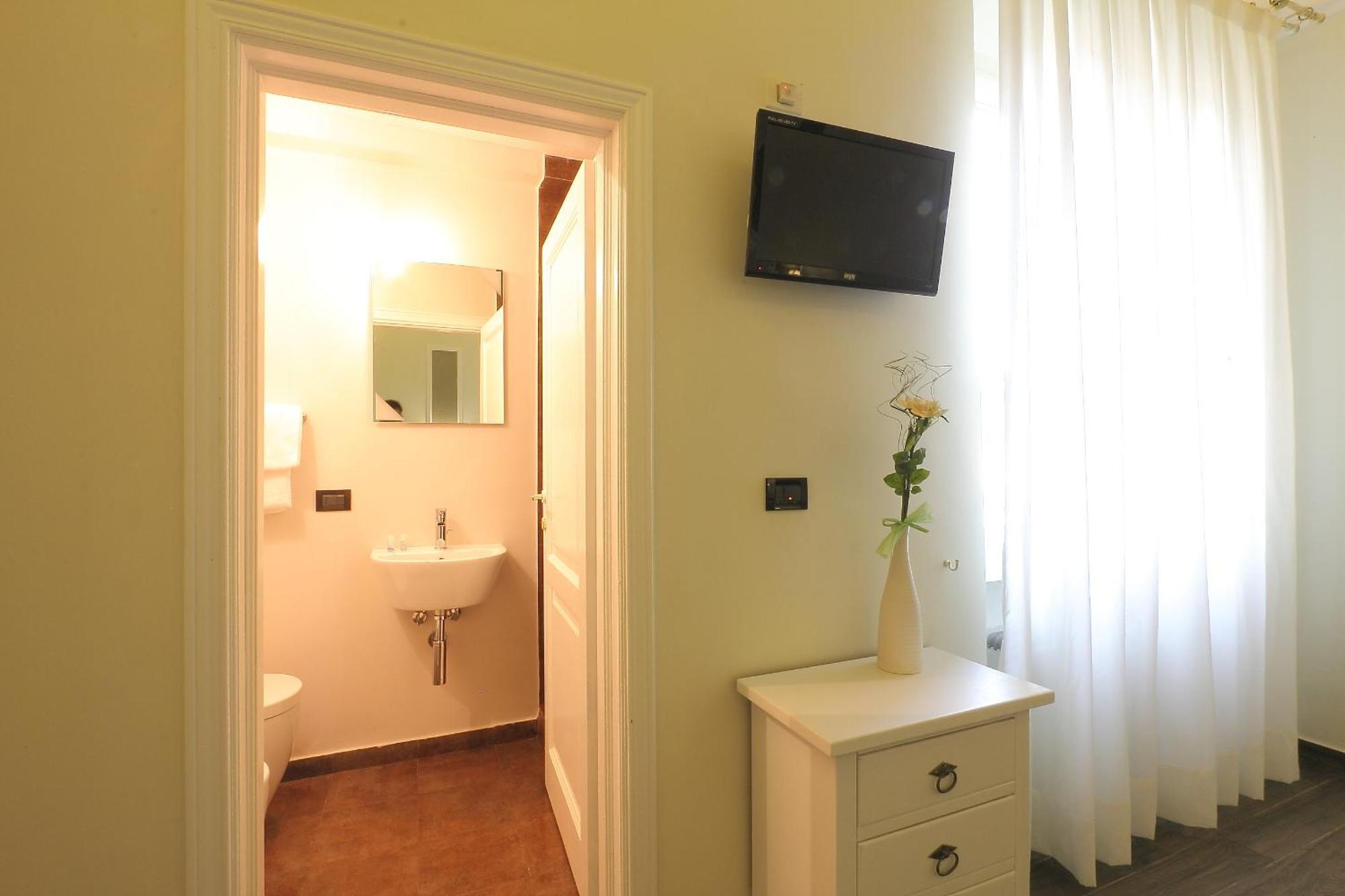 Triple Room,215483939:JPEG