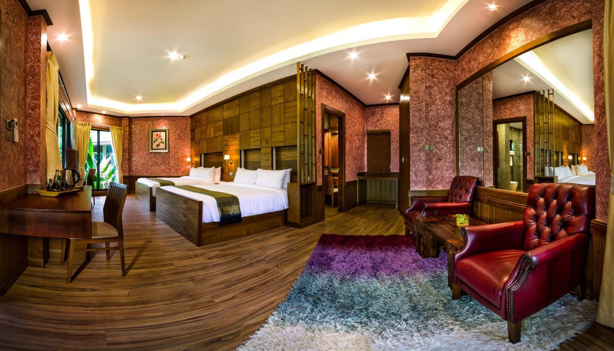 Deluxe Executive Room 2-Way Airport Transfer 7AM 7PM