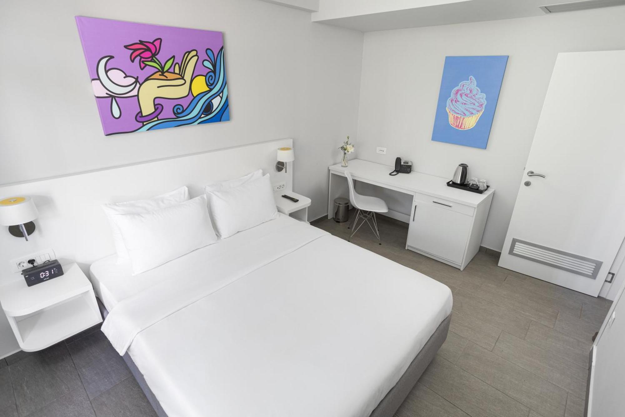Double Room,1284803179:JPEG