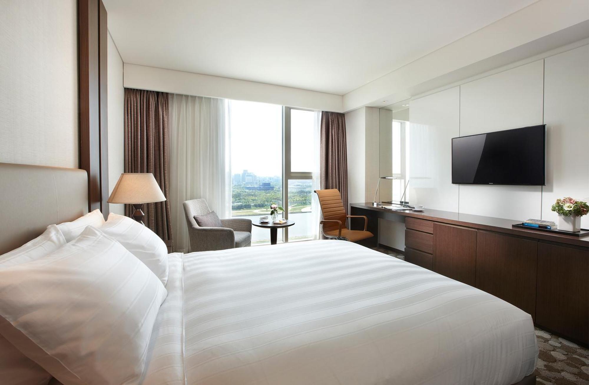 Deluxe Double Room with River View