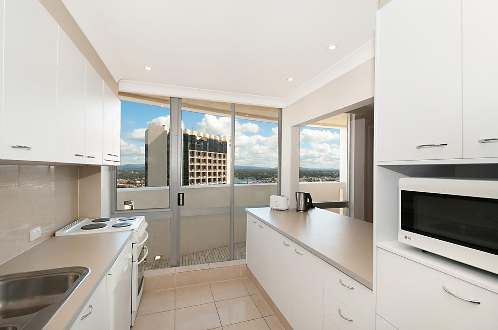 Two-Bedroom Apartment with City Views,974751907:JPEG
