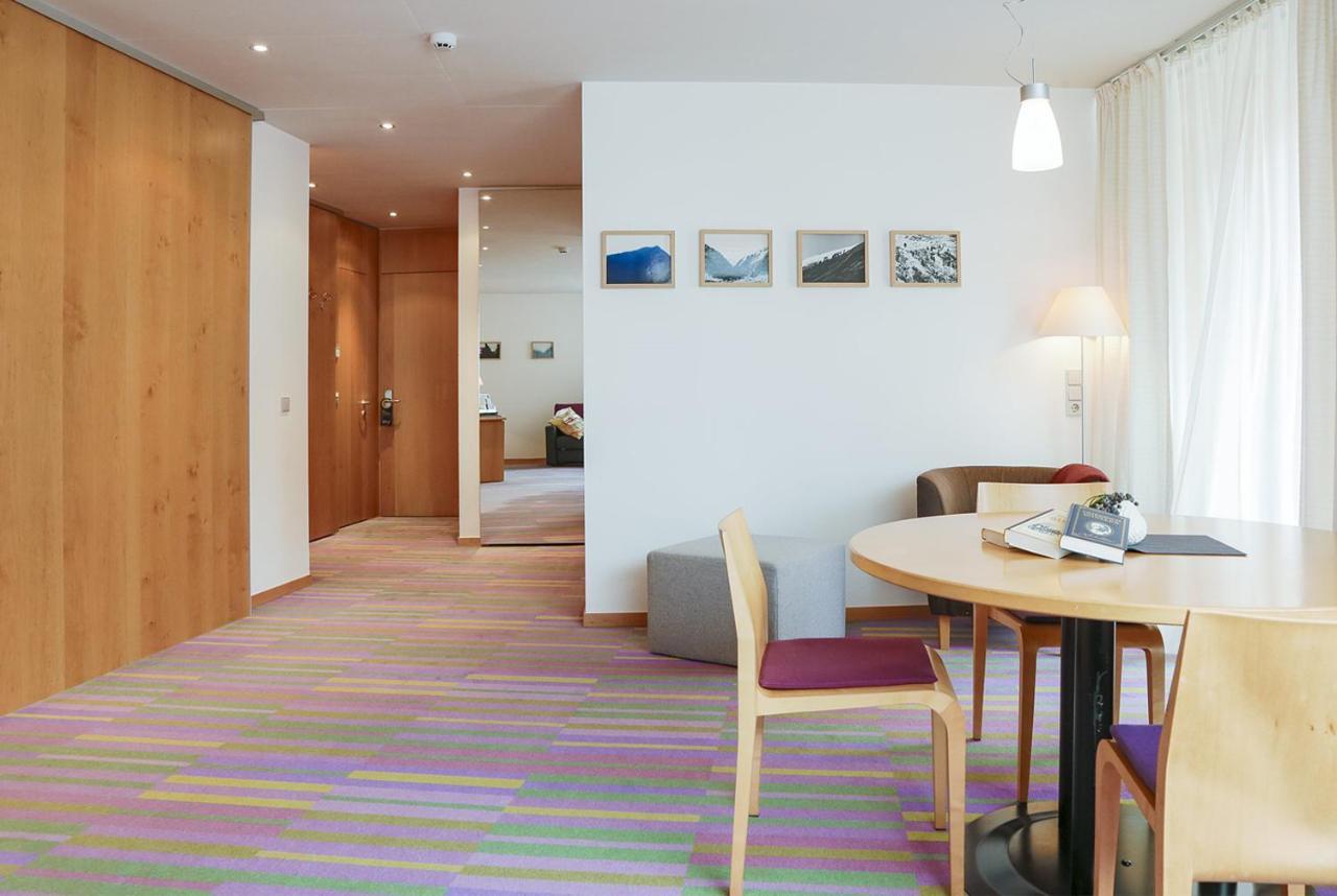 One-Bedroom Apartment,1253504608:JPEG