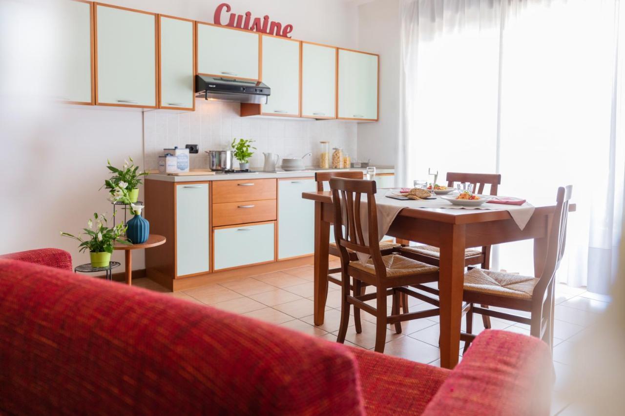 One-Bedroom Apartment,327579925:JPEG