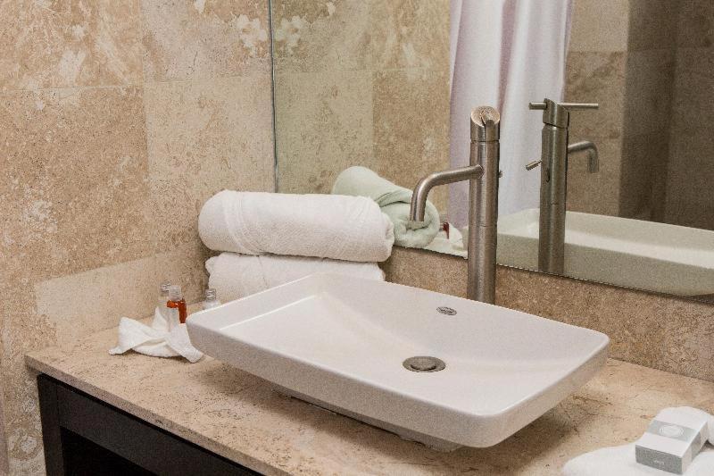 Standard Double Suite