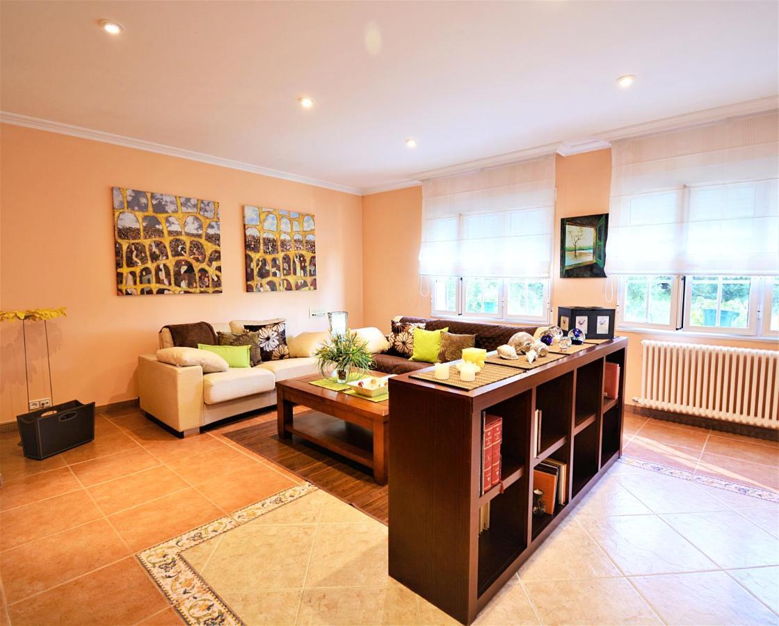 Five-Bedroom House,1280188606:JPEG