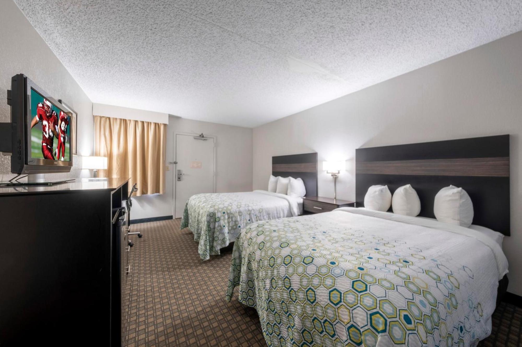 Standard Room Two Double Beds Microwave & Refrigerator Non-Smoking,1282455952:JPEG