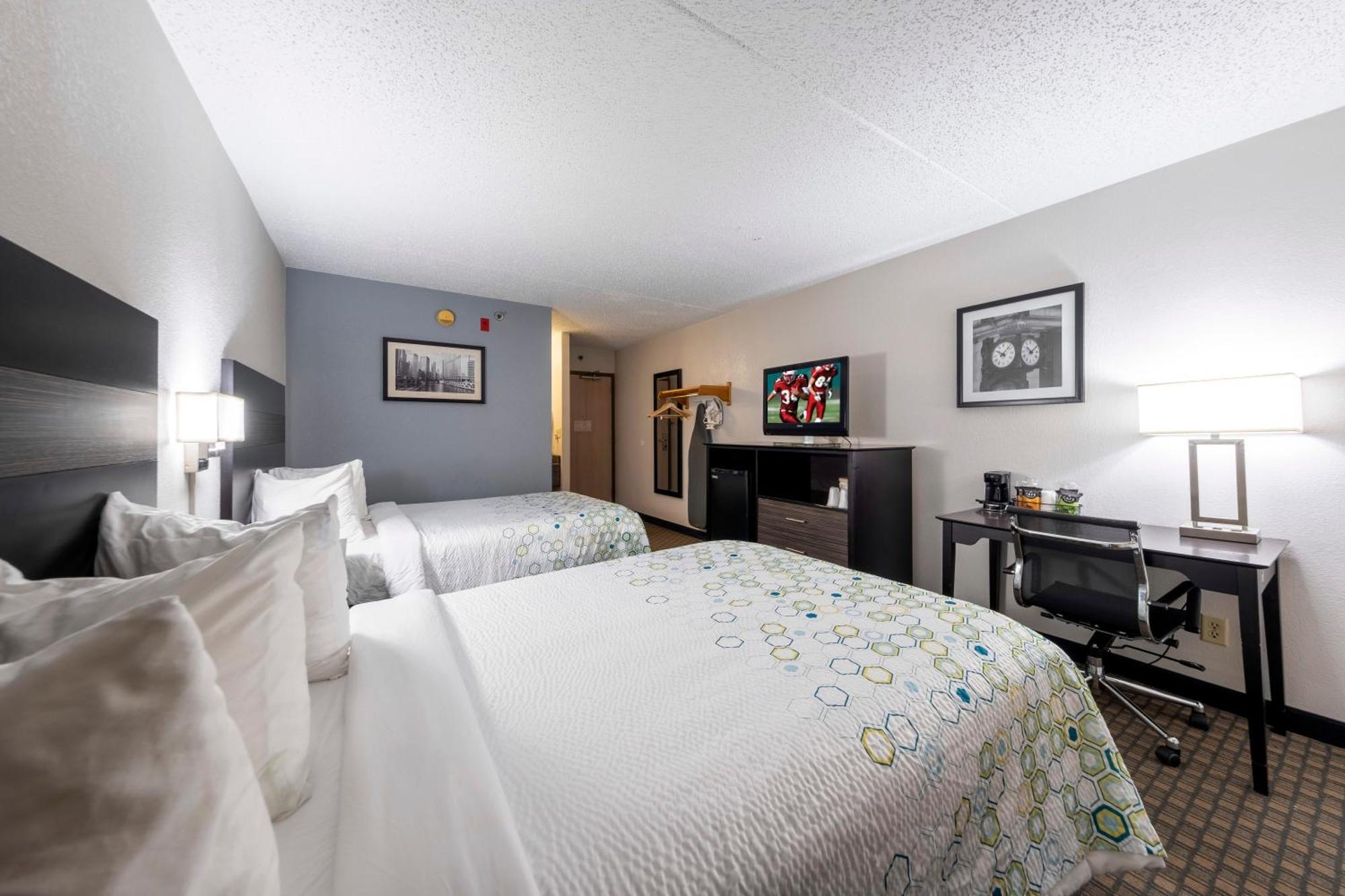 Standard Room with Two Double Beds with Microwave & Refrigerator Non-Smoking,1282455367:JPEG