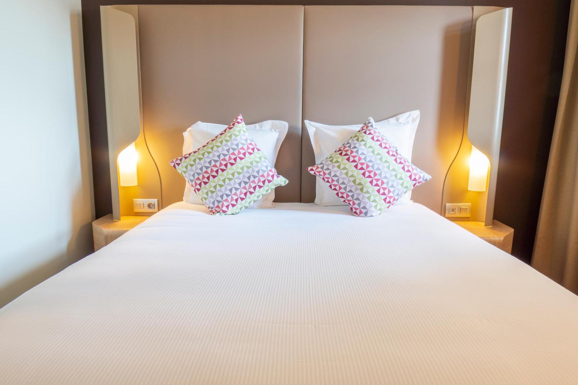 Standard Double Room,1284053680:JPEG