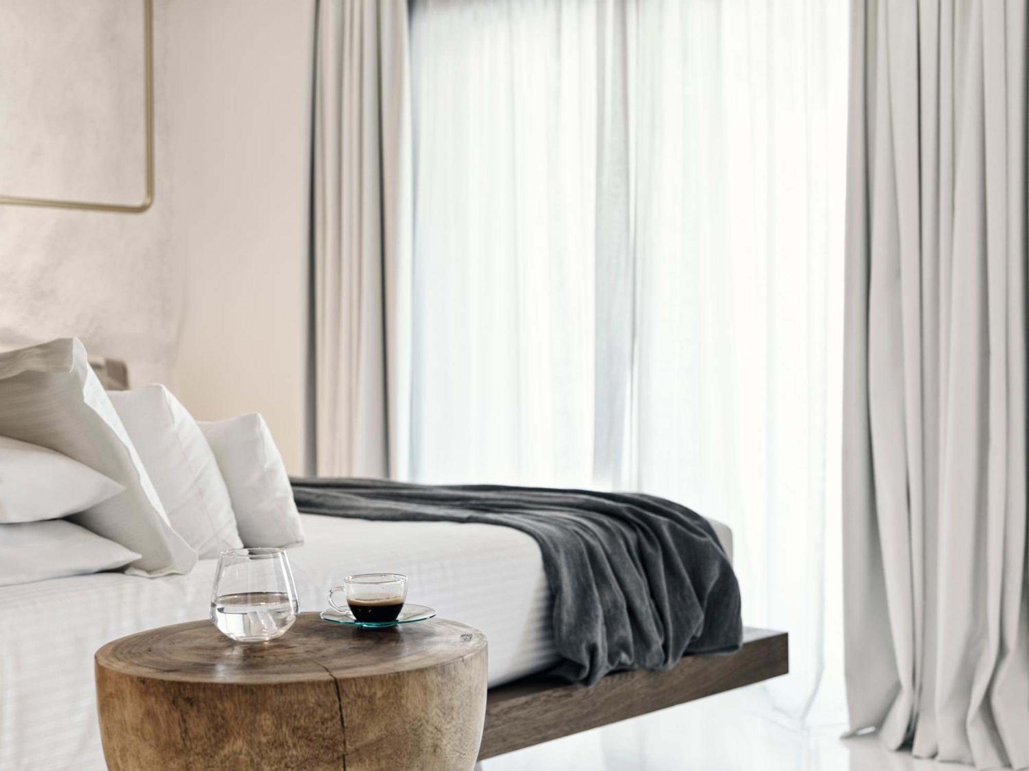 Signature Suite Private Heated Pool Sea View