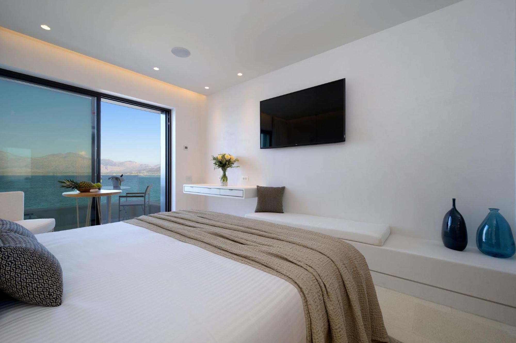Deluxe Room Sea View with Outdoor Jacuzzi,1284795556:JPEG