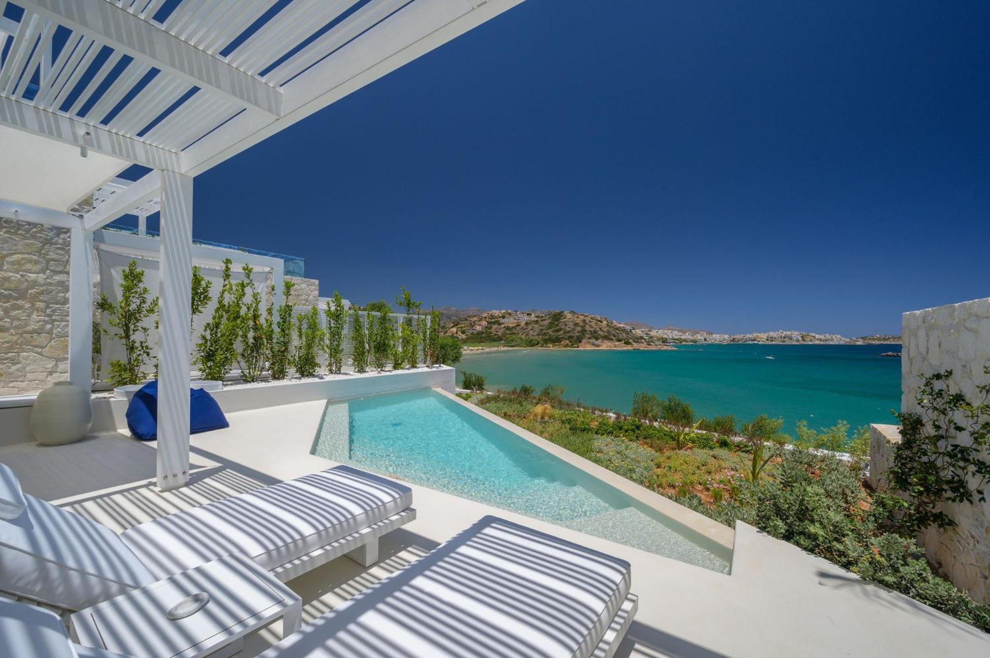 Front Sea View Grand Suite with Private Heated Pool