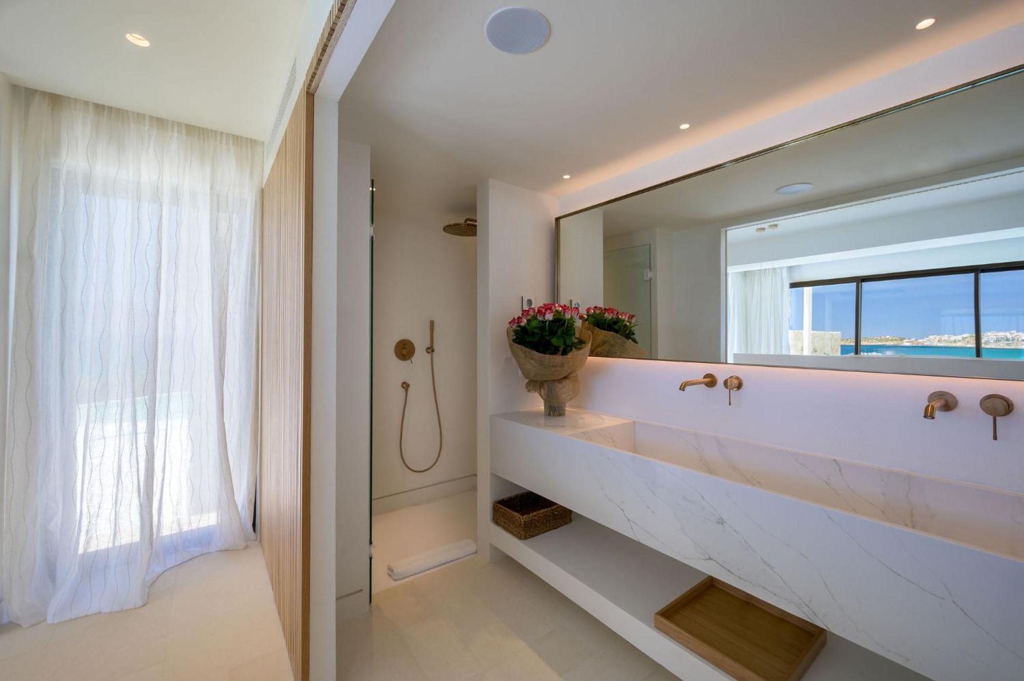 Front Sea View Grand Suite Private Heated Pool
