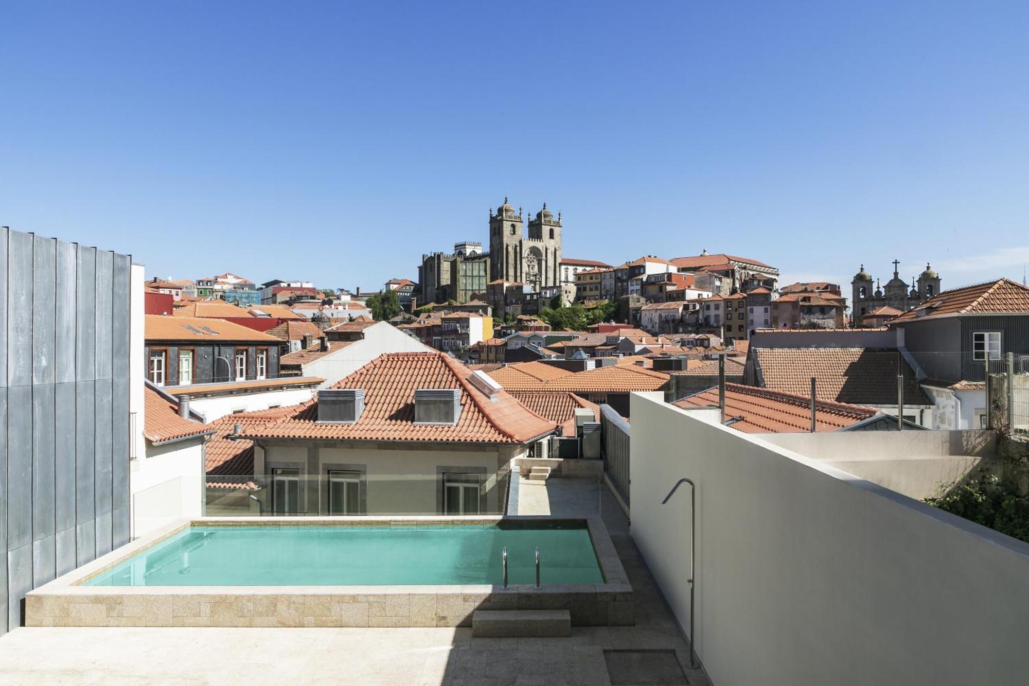 Quarto Premium com Cama King-size, Varanda e Vista da Catedral