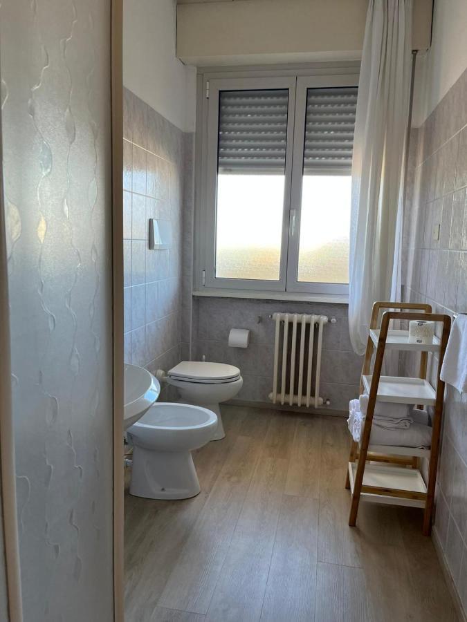King Room Lake View,1296987733:JPEG