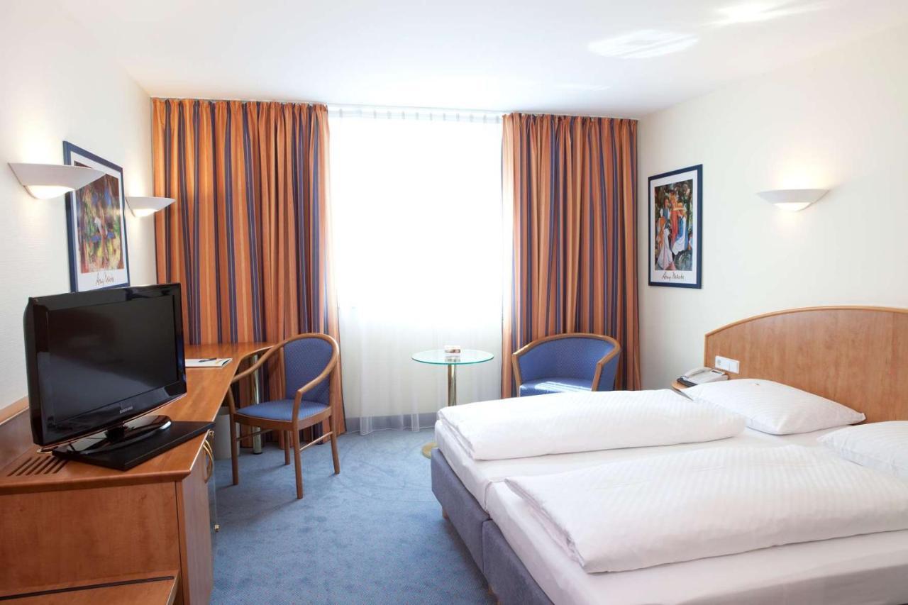Standard Double Room Non-Smoking,1219244623:JPEG