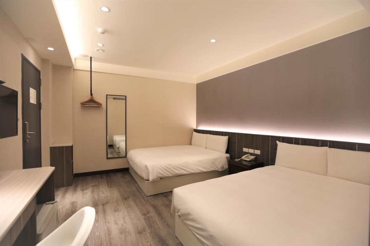 Quadruple Room without Window