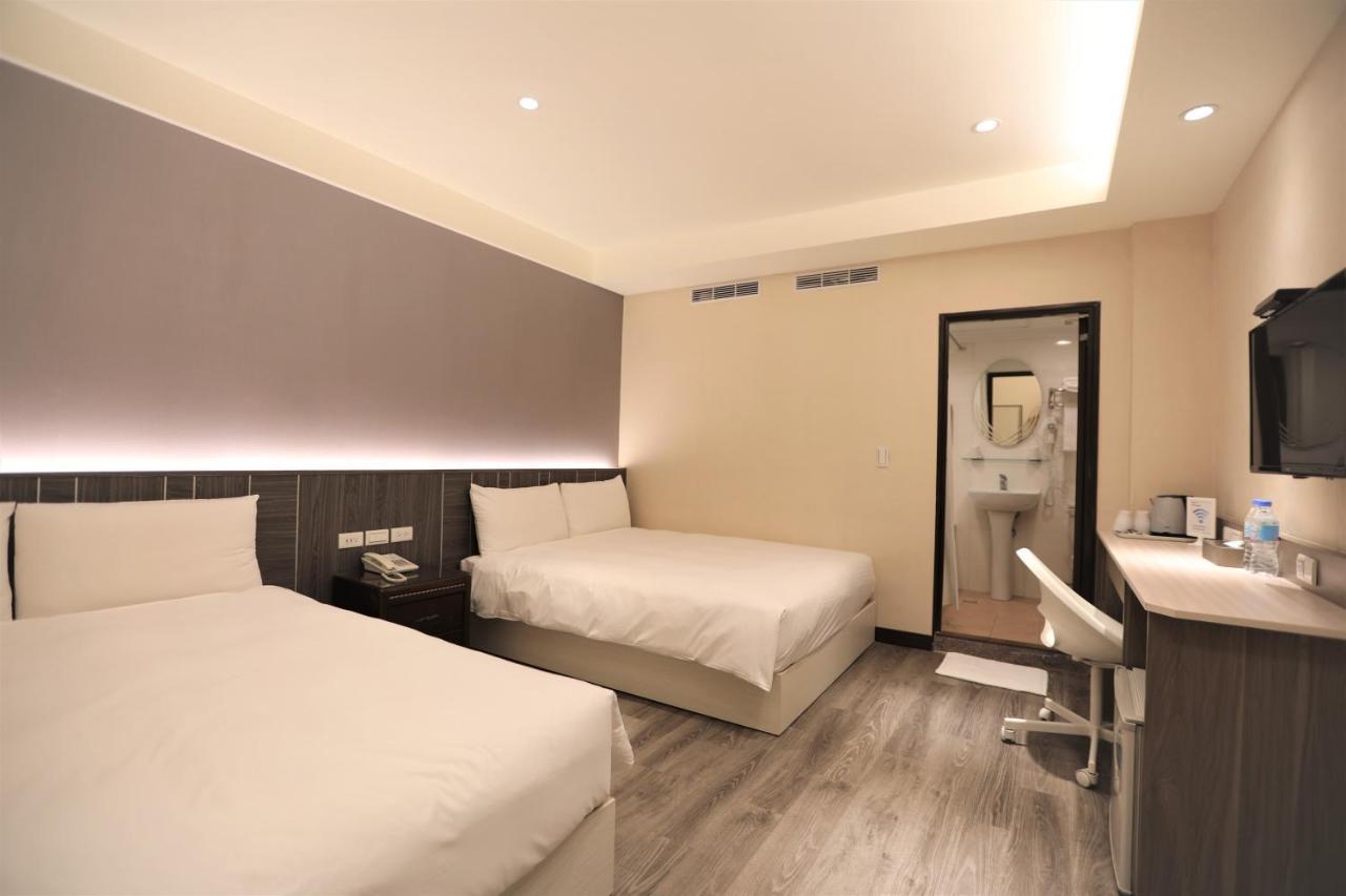 Quadruple Room without Window