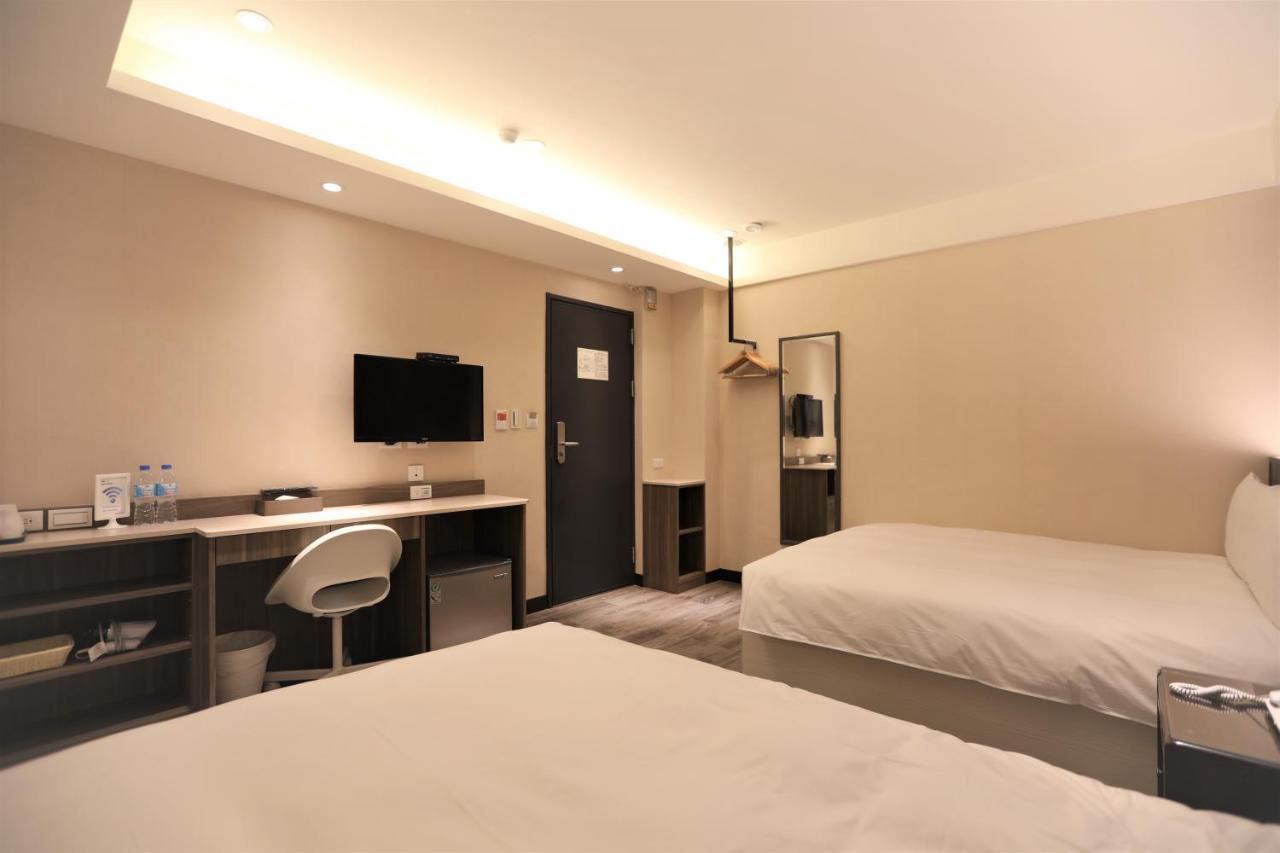 Quadruple Room without Window