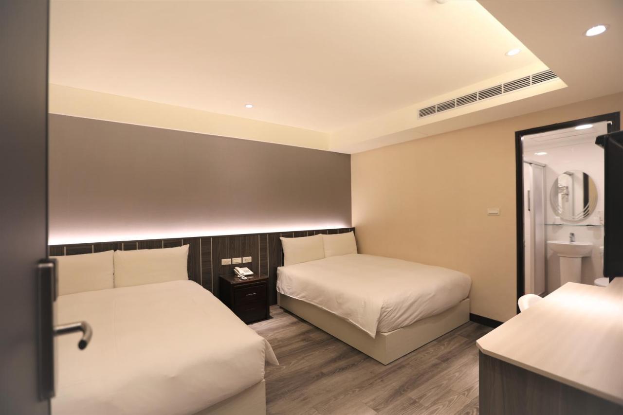 Quadruple Room without Window