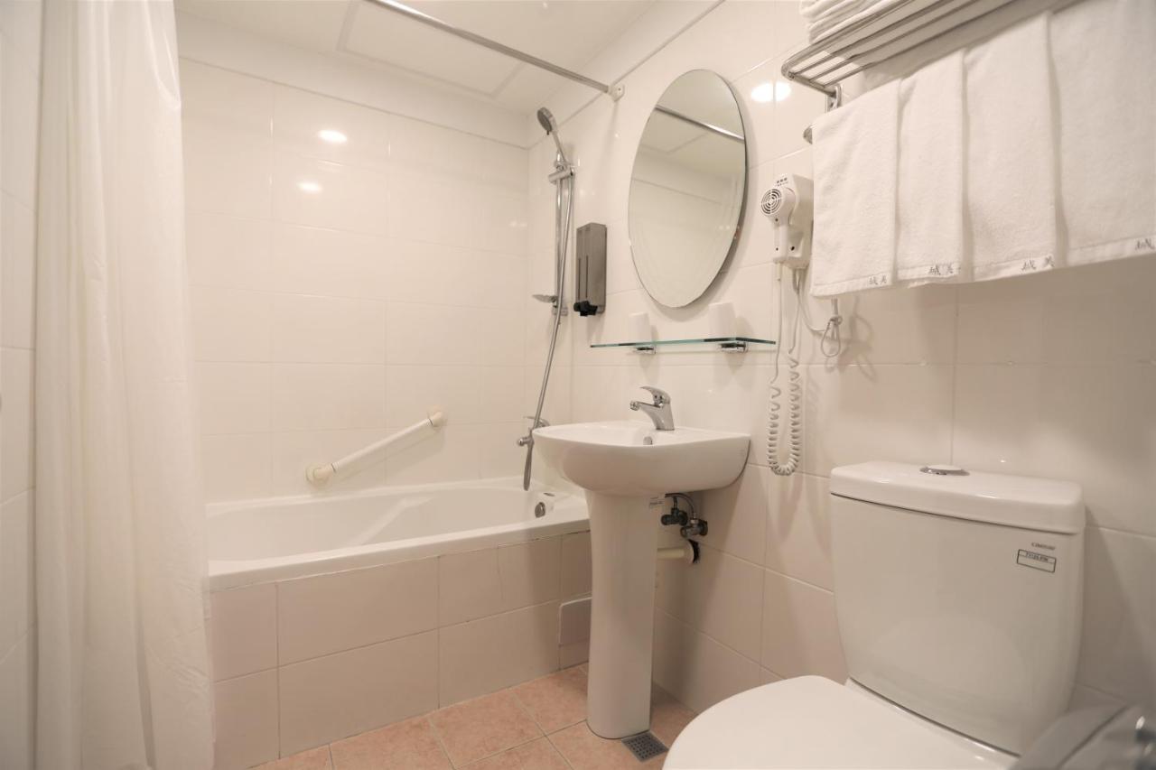 Quadruple Room without Window