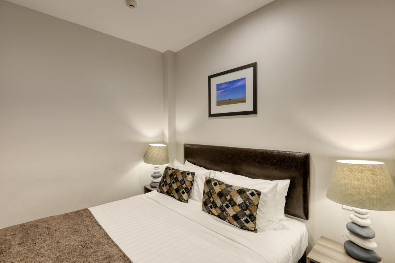 Three-Bedroom Apartment Three King Beds,1283529685:JPEG