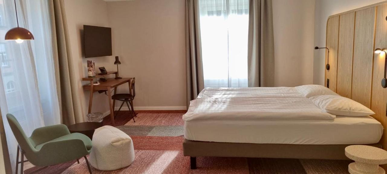 Double Room,1382481314:JPEG