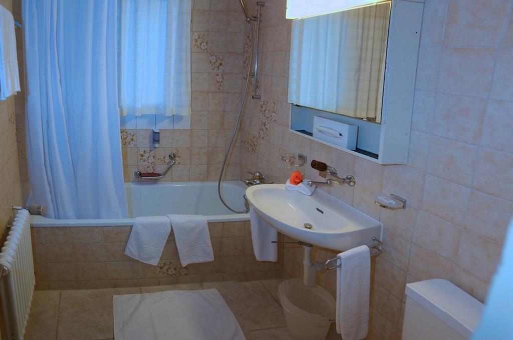 Deluxe Family Room Eiger View & Terrace or Balcony